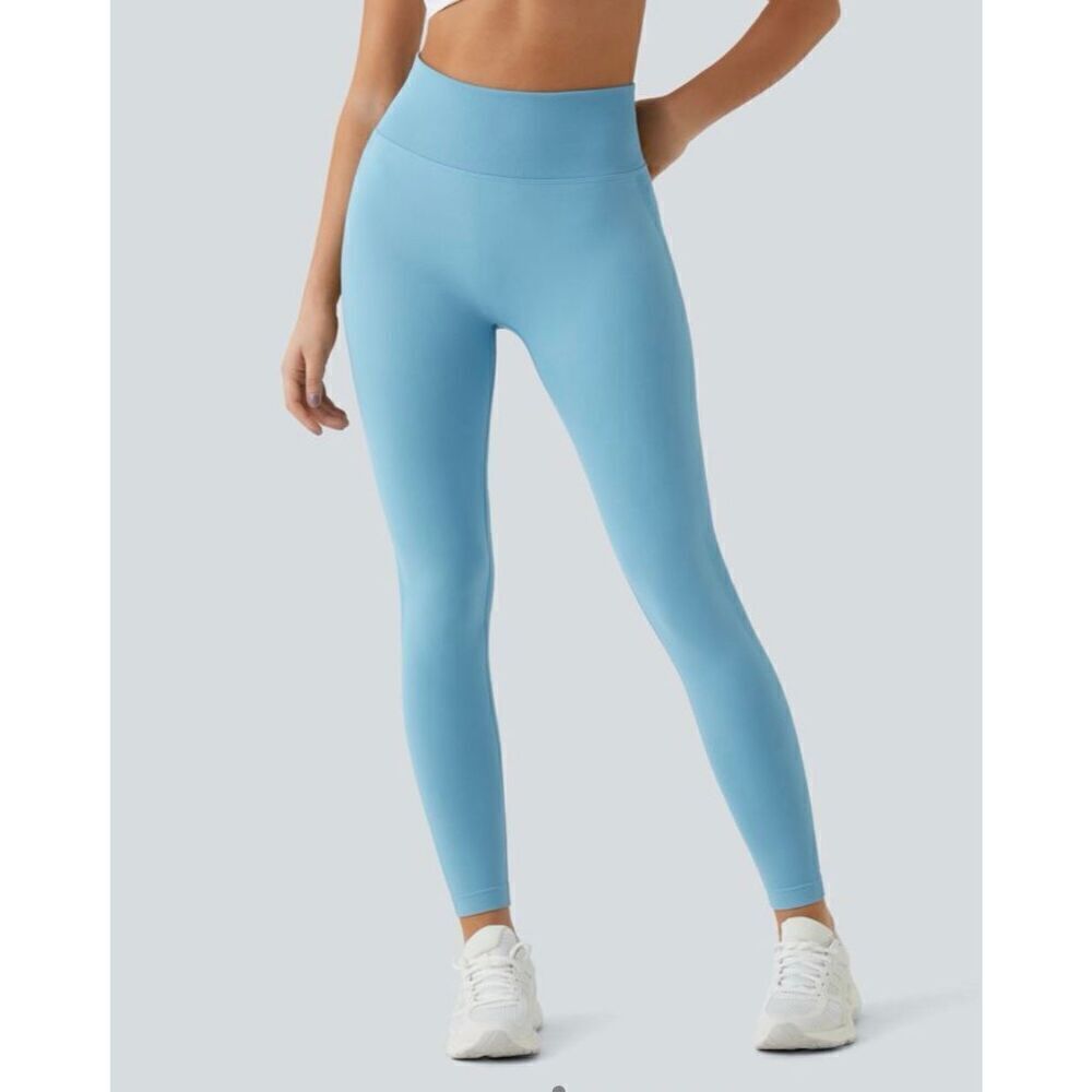 Brand New - Halara Women's M 7/8 length Seamless Flow High Waisted Butt Lifting